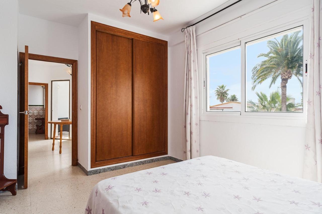 Apartamento Junto A La Playa En El Centro コニル・デ・ラ・フロンテラ エクステリア 写真